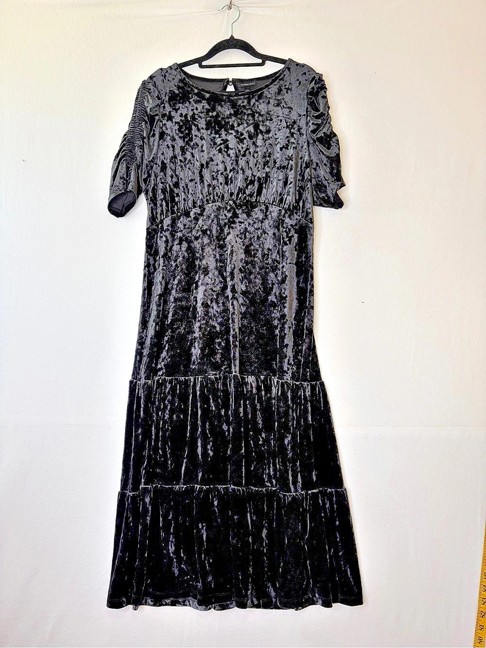 Who What Wear Tiered Velvet Midi Dress Black Medium whimsygoth